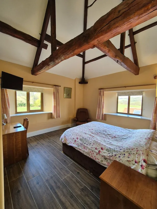 شقة بسريرين كينج وسرير فردي بغرفتي نوم مع أريكة، Padley Farm B&B 8/10