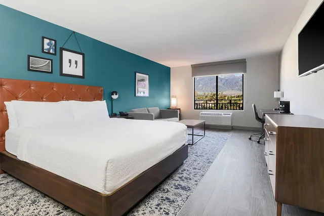 Traditional, King Bed, Four Points by Sheraton Ontario-Rancho Cucamonga 1/9