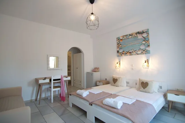 Semi Basement, Deluxe, Basement, Double or Twin Bed، Camara Hotel 1/7