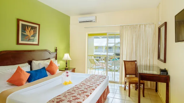 غرفة قياسية بسرير مزدوج، Bay Gardens Hotel 1/2