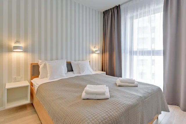 شقة ديلوكس بسريرين منفصلين بشرفة بغرفتي نوم مع أريكة، Grano Apartments 2/10
