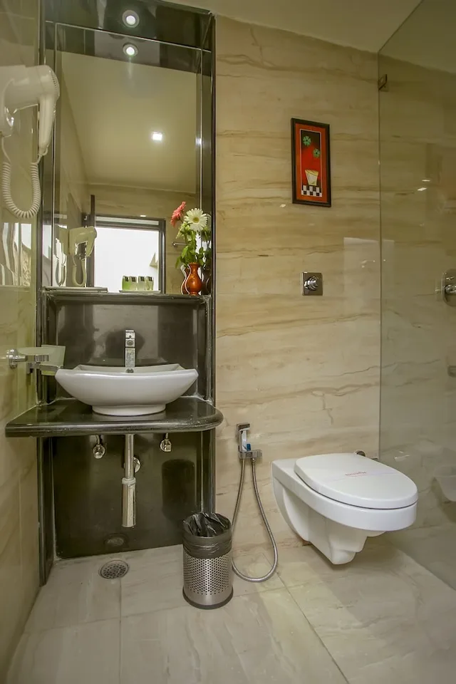 غرفة سوبيريور بسرير كينج، Sathyam Grand Resort Sriperumbudur 8/9