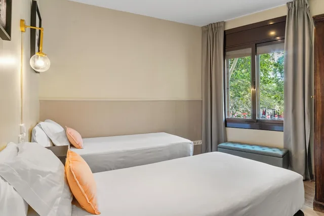 3 Rooms, Classic, Apartment, 4 Beds, Shared Wing, Sofa, Terrace، Suite Home Sagrada Familia 1/9