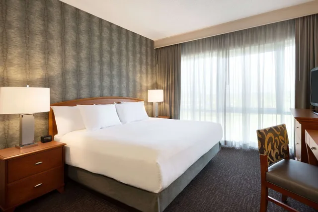 غرفة أساسية بسرير كينج، Embassy Suites by Hilton Franklin Cool Springs 4/9