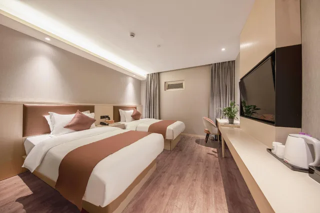 غرفة قياسية بسريرين منفصلين، GYA Shanghai Long Distance Passenger Terminal Hotel 2/2