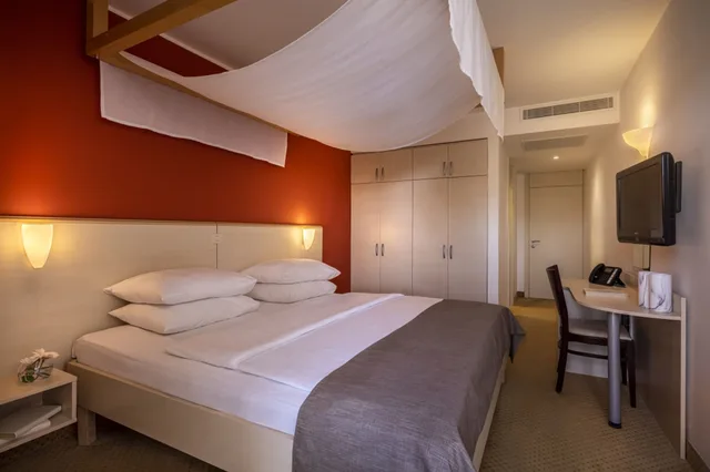 Room, Queen Bed, Sea Side، Rubin Sunny Hotel 2/3