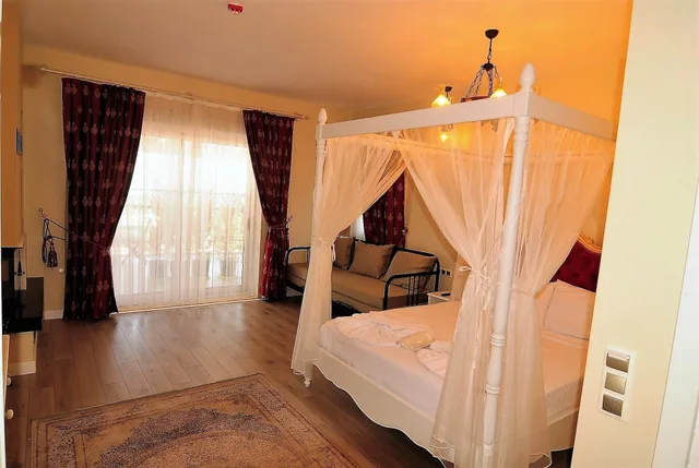 غرفة بريميوم رباعية بسرير مزدوج مع أريكة، Alacati Grand Eldoris Otel 3/5