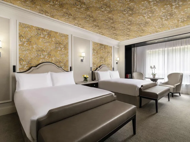 غرفة ديلوكس بسريرين مزدوجين، Fairmont Windsor Park 2/4