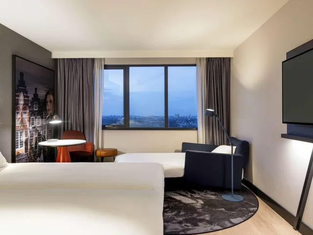 غرفة بريفيليج بسرير مزدوج مع أريكة، Mercure Amsterdam City Hotel 2/5