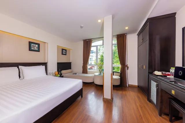 غرفة ديلوكس ثلاثية بسرير مزدوج وسرير فردي، CENTRE POINT HANOI HOTEL 1/4