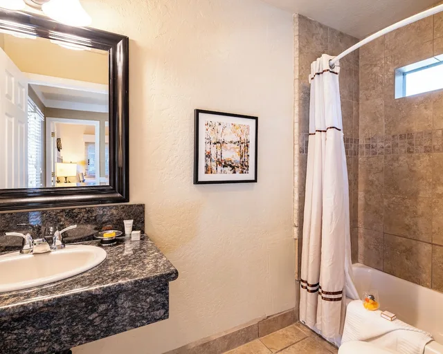 Cottage, Suite, King and Queen Bed, Tenaya Lodge At Yosemite 3/4