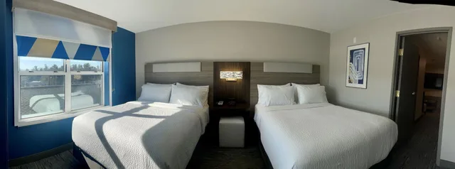 جناح بسرير كوين بغرفة نوم واحدة، Holiday Inn Express & Suites Marquette, an IHG Hotel 4/10