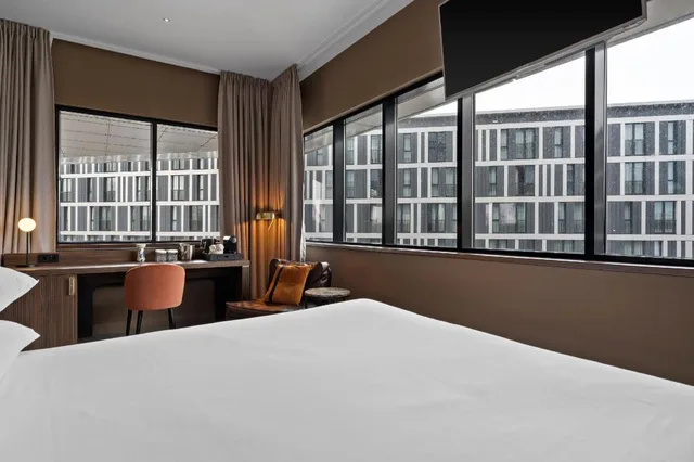 غرفة عائلية بسريرين منفصلين وسرير كينج، Corendon Amsterdam Schiphol Airport, a Tribute Portfolio Hotel 1/7