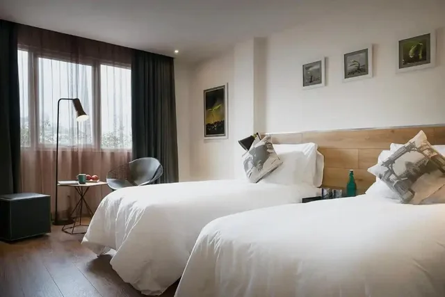 غرفة كومفورت ثلاثية، C Central Hotel de Tham 2/2