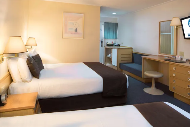 غرفة بريميوم ثلاثية، Hospitality Inn Geraldton SureStay Collection by Best Western 2/3