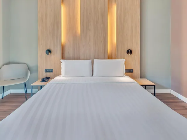 Room, Queen Bed, B&B Hotel Milano Portello 9/10