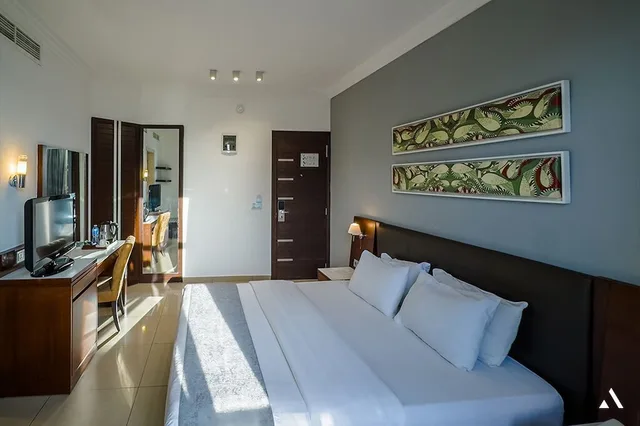 Family Suite, Queen Bed, City View, The Avenue Suites 1/2