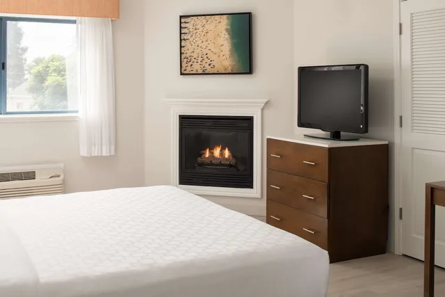 جناح بسرير كينج بشرفة، Best Western Plus All Suites Inn 3/4