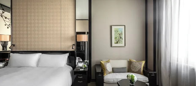 غرفة ديلوكس بسرير كينج، The Peninsula Hong Kong 8/11
