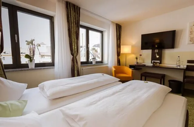 Standard, Double and Twin Beds, Hotel Arooma 2/3