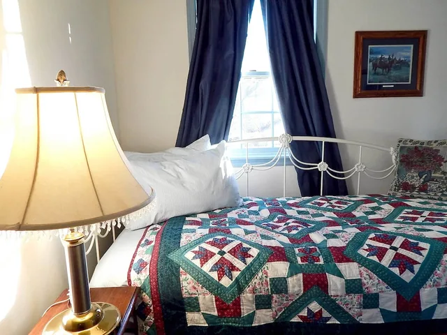 Suite, 1 King and 1 Single Beds, Battlefield Bed &amp; Breakfast Inn 3/4