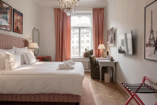 Superior, Double Bed, The Sparrow Hotel 1/6