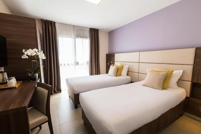 غرفة كومفورت بسرير مزدوج أو سريرين منفصلين، Hotel Port Toga 1/1