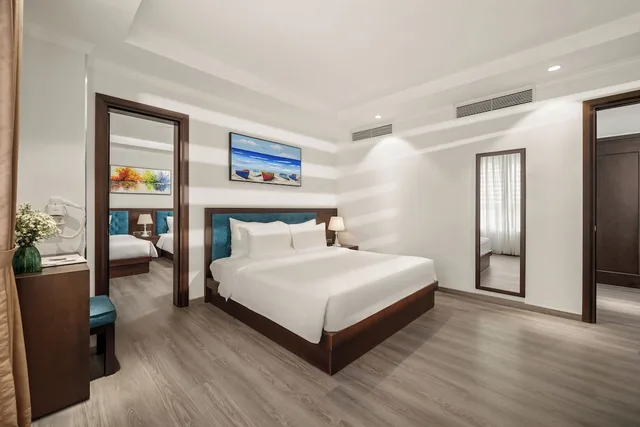 غرفة متصلة تنفيذية بإطلالة على البحر بشرفة، BlueSun Danang Beach Hotel 5/10