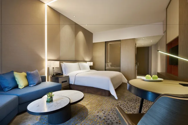 غرفة ديلوكس بسرير كينج، THE QUBE HOTEL SHANGHAI HONGQIAO 2/4