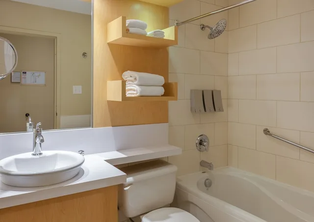 غرفة صغيرة بسرير كوين، Hotel Du Vieux Quebec 6/7