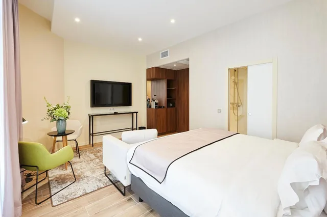 Superior, King Bed, Quality Hotel Bordeaux Centre 3/6