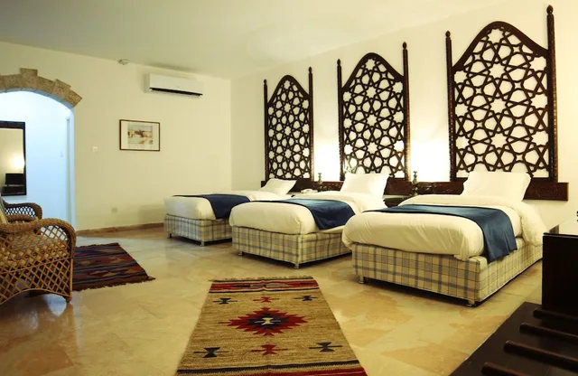 غرفة قياسية ثلاثية بثلاثة أسرّة، Old Village Resort Petra 5/10
