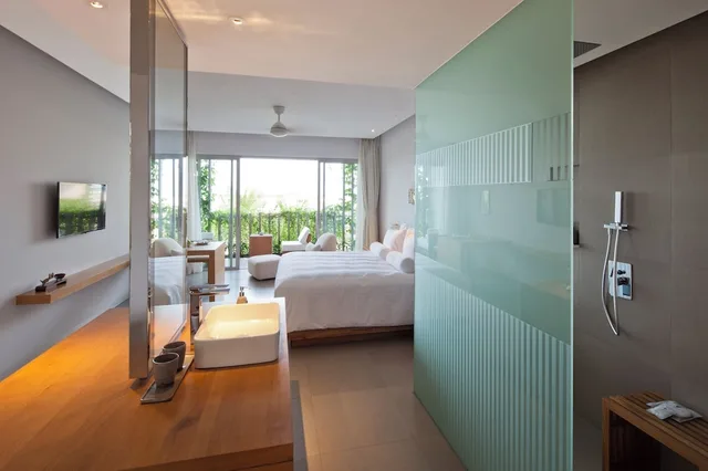 King Bed, NAMAN RETREAT 8/8