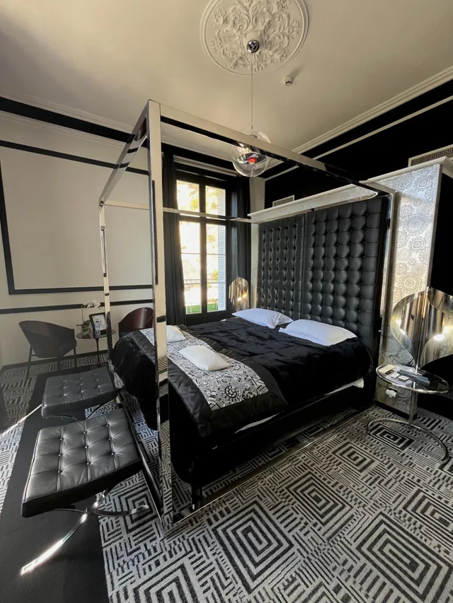 غرفة بسرير كوين بشرفة، Art Hotel Rochecorbon 1/2