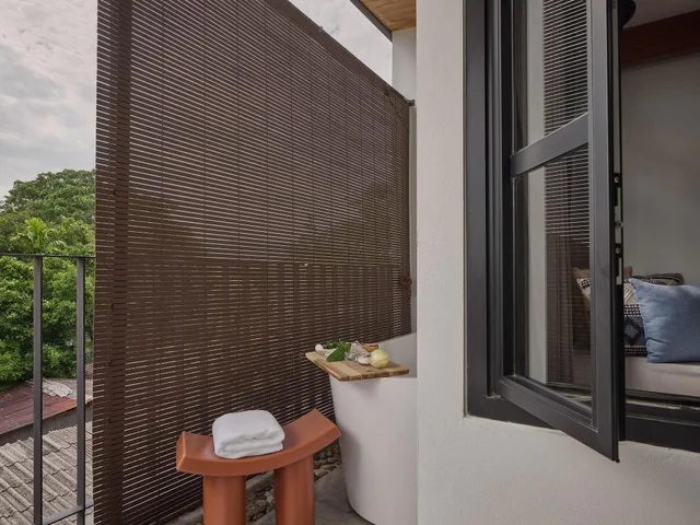 جناح بسرير كينج بشرفة، The Motifs Eco Hotel 2/2