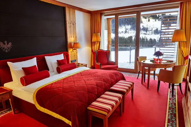 غرفة سوبيريور بسرير كينج، Kempinski Hotel Das Tirol 1/2