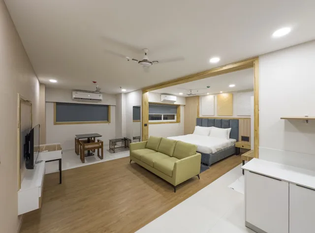 جناح سيغنتشر بسرير كينج، The Habitat Suites 2/2