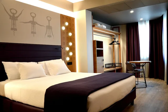 Design, Suite, King Bed, Sofa، Best Western Plus Soave Hotel 1/2