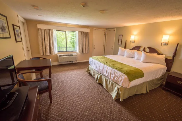 غرفة قياسية بسرير مزدوج بإطلالة على الجبل، Fox Ridge Resort 1/10