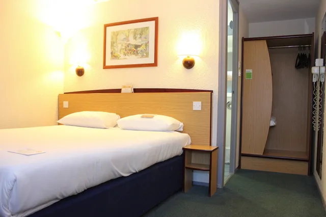 غرفة قياسية بسرير مزدوج، The Crossway Hotel Part of AG Collection 2/7