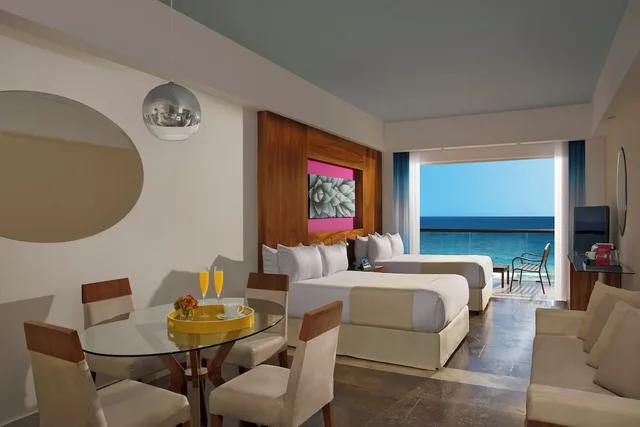 Altitude, Junior Suite, 2 Double Beds, Ocean Front, Sofa، BelAir Sunclub Hotel Cabos 2/4