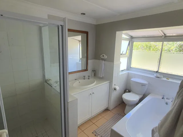 غرفة قياسية بسرير مزدوج أو سريرين منفصلين، Wild Olive Guest House 8/8
