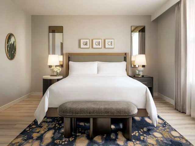 Room, King Bed, Bay View، Fairmont Breakers Long Beach 4/6
