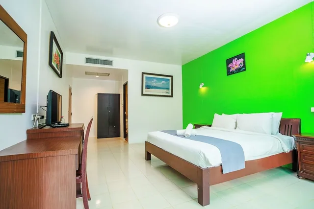 غرفة سوبيريور بسرير كينج بإطلالة على المسبح بشرفة بغرفة نوم واحدة، Ao Nang Baan Suan Resort 3/10