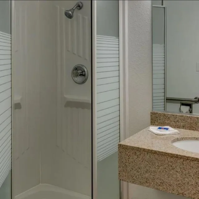 1 Queen Bed - Smoking, Micfridge، Motel6 Spokane, WA - West 9/9