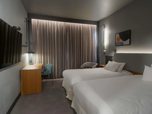 غرفة تنفيذية بسريرين منفصلين، Novotel Porto Alegre Tres Figueiras 3/6
