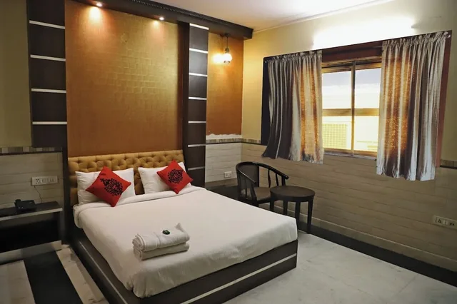 غرفة ديلوكس بسرير كينج بإطلالة على المدينة بشرفة بغرفة نوم واحدة، Hotel Traditional Inn 1/10