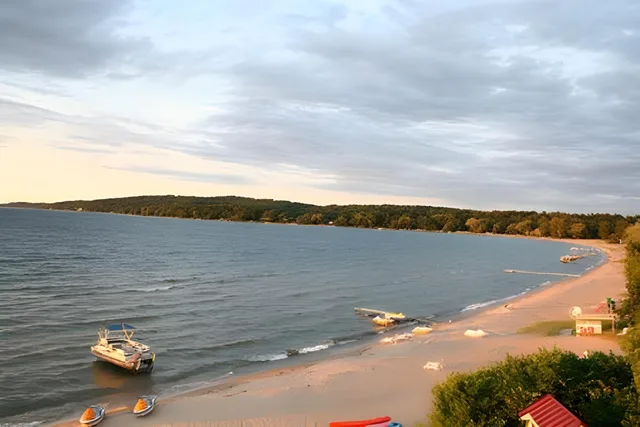 غرفة بسرير كينج بحوض استحمام، Bayshore Resort 1/1