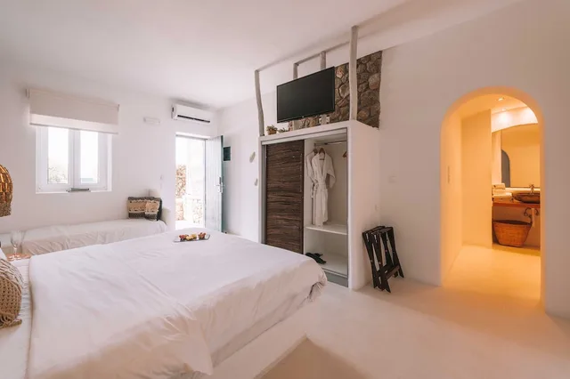 1 Bedroom, Friends and Family, Family, Double Bed, Sofa، My Mykono Boutique by Mr and Mrs White 5/10