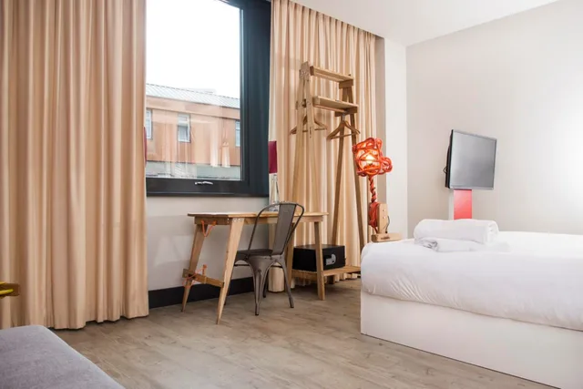Plush Room، The Corner London City 1/1